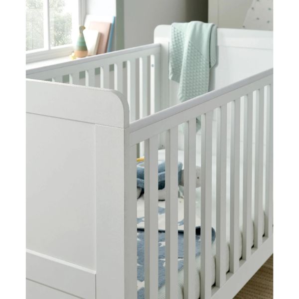 Baby kingdom cots shop